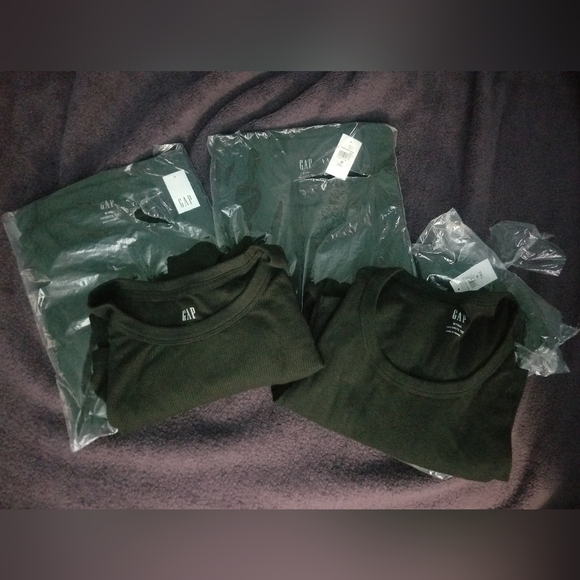 GAP Women's Long Sleeve Black Tees Lot Size M/Tall - Picture 1 of 3